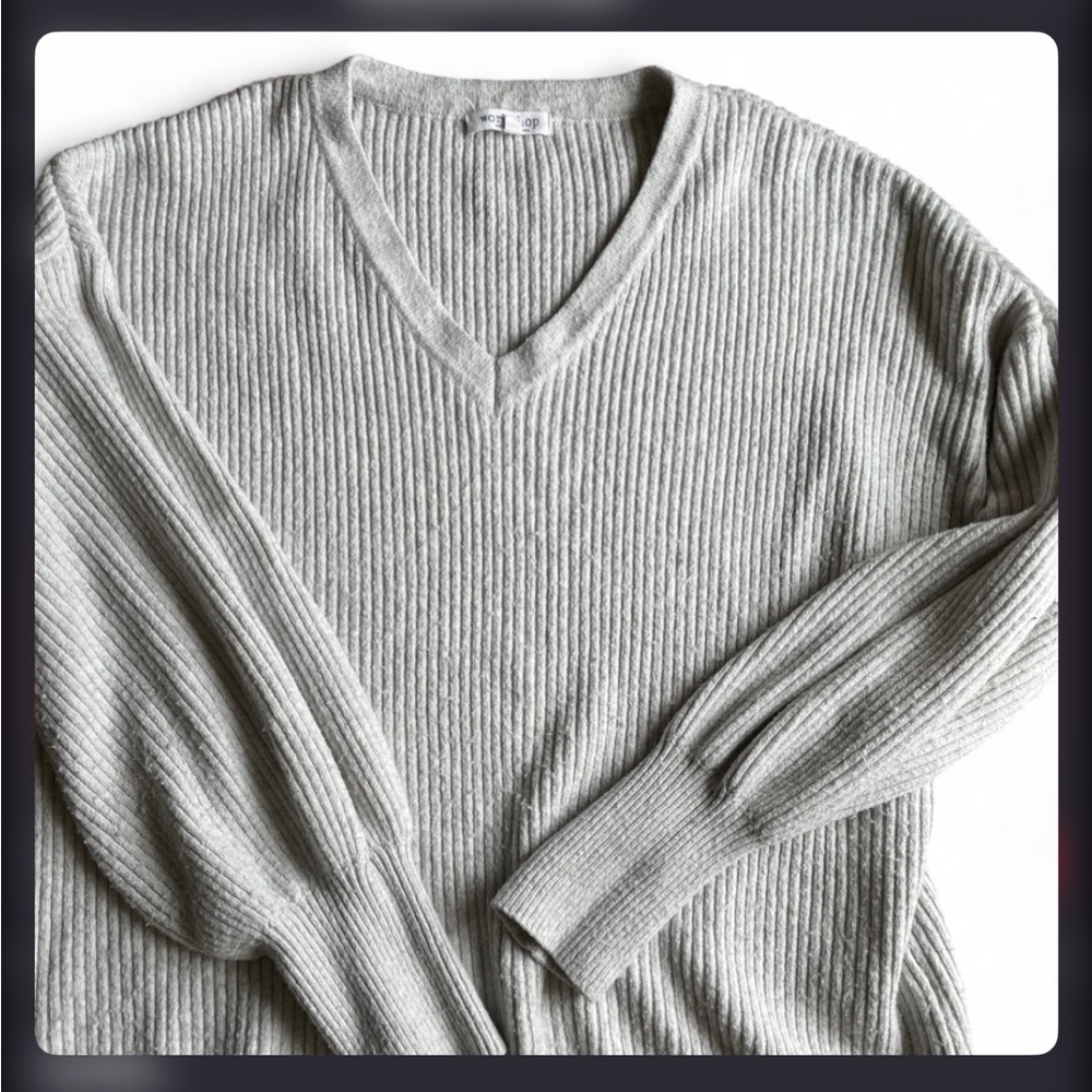 Ribbed V-Neck Knitted Sweater - Winter Warm Comfy Gray Cozy